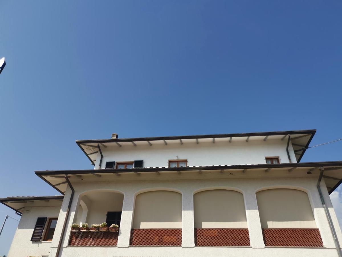 Villa Flora Affittacamere Luni Экстерьер фото