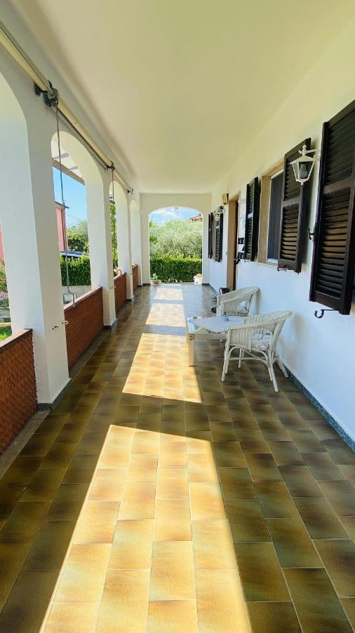 Villa Flora Affittacamere Luni Экстерьер фото