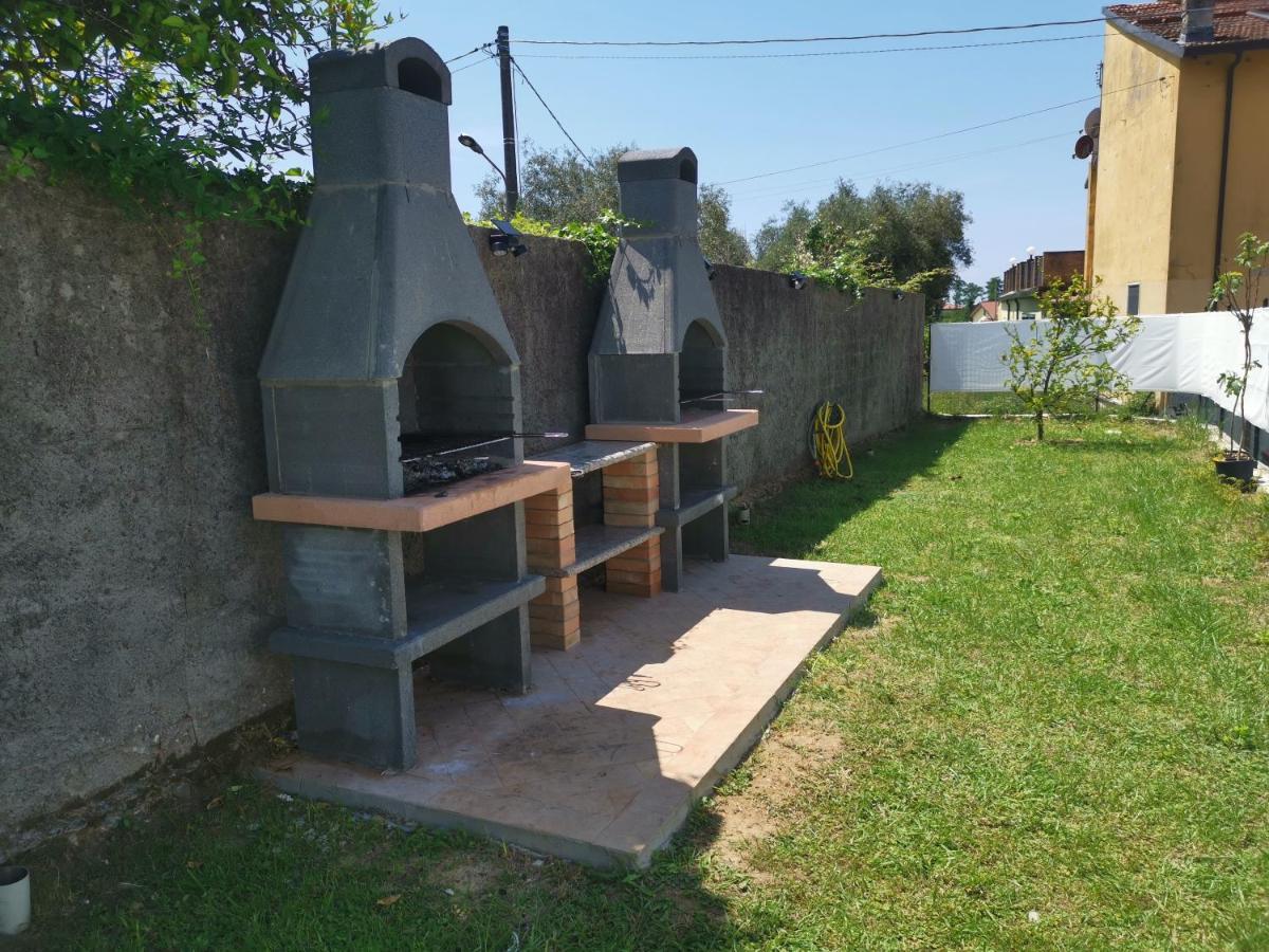 Villa Flora Affittacamere Luni Экстерьер фото